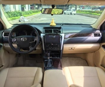 Toyota Camry 2.0E 2017 - Bán xe Toyota Camry 2.0E đời 2017, màu đen số tự động