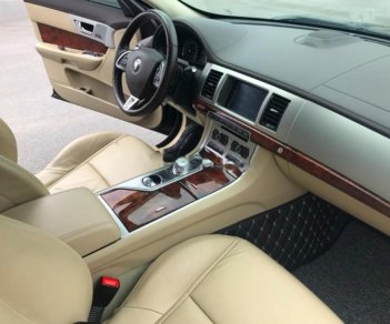 Jaguar XF Premium Luxury 3.0 AT 2015 - Cần bán gấp Jaguar XF Premium Luxury 3.0 AT 2015, màu đen, nhập khẩu nguyên chiếc  