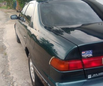 Toyota Camry GLI 1998 - Bán xe Toyota Camry GLI đời 1998, màu xanh lục, 250tr