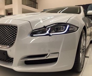 Jaguar XJ Series L 3.0 Portfolio 2017 - Bán Jaguar XJ series L 3.0 Portfolio đời 2017, màu trắng, nhập khẩu