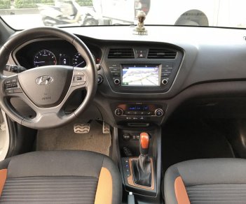 Hyundai i20 Active 1.4 2015 - Cần bán xe Hyundai i20 Active 1.4 năm sản xuất 2015 ĐK 2016, màu trắng, nhập khẩu nguyên chiếc