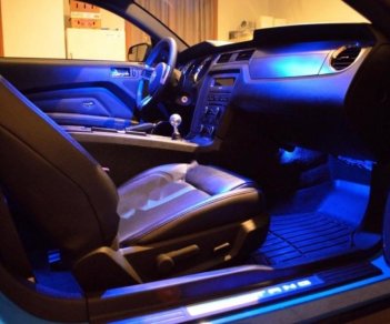 Ford Mustang 3.7L 2011 - Bán Ford Mustang 3.7L đời 2011, màu xanh lam, nhập khẩu
