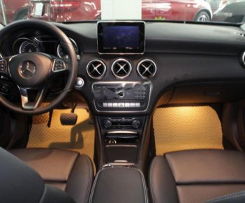 Mercedes-Benz A class A200 2016 - Bán Mercedes A200 đời 2016, màu tím, nhập khẩu nguyên chiếc