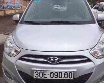 Hyundai i10   MT  2013 - Cần bán gấp Hyundai i10 MT 2013, màu bạc, xe nhập