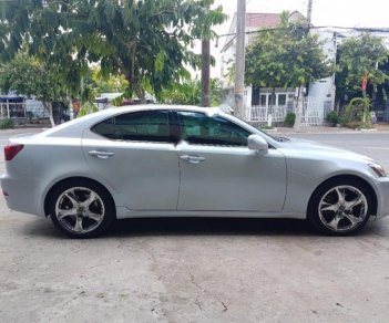 Lexus IS 250 2005 - Cần bán gấp Lexus IS 250 năm 2005, màu trắng, nhập khẩu nguyên chiếc