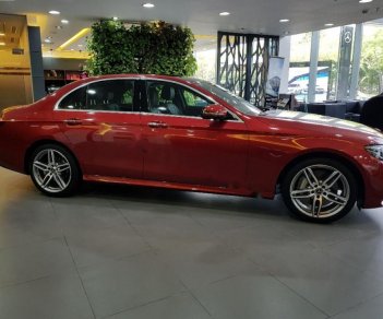 Mercedes-Benz E class E300 AMG 2018 - Bán ô tô Mercedes E300 AMG 2018, màu đỏ