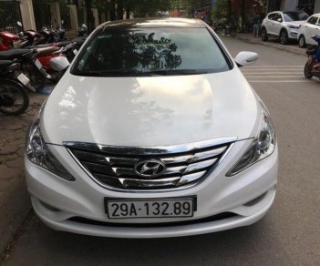 Hyundai Sonata Y20 2011 - Cần bán lại xe Hyundai Sonata Y20 năm 2011, màu trắng, xe nhập số tự động