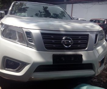 Nissan Navara E 2018 - Bán Nissan Navara E đời 2018, màu trắng, số sàn 6 cấp, nhập Thái, máy lạnh cực lạnh , giảm giá hàng chục triệu đồng