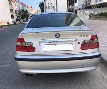 BMW 3 Series 325i  2004 - Cần bán gấp BMW 3 Series 325i năm sản xuất 2004, màu bạc, giá tốt