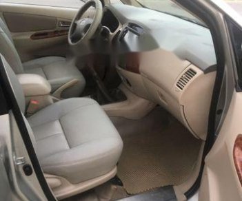 Toyota Innova 2008 - Cần bán gấp Toyota Innova sản xuất 2008, màu ghi vàng 