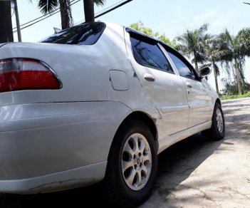 Fiat Albea 2004 - Cần bán Fiat Albea sản xuất năm 2004, màu trắng giá cạnh tranh