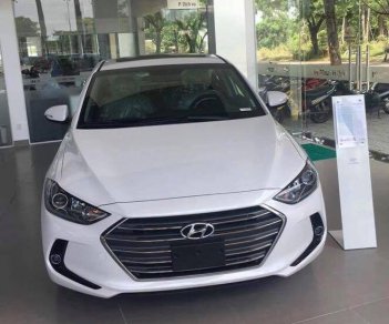 Hyundai Elantra MT 2018 - Bán Hyundai Elantra chỉ 549 triêu, gía tốt nhất thị trường, hỗ trợ vay đến 90% gía trị xe. LH: Hữu Sinh 0905967556