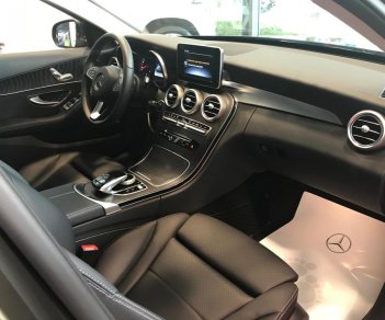 Mercedes-Benz C class C200 2017 - Bán ô tô Mercedes C200 đời 2018, màu nâu chính chủ