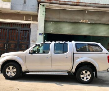 Nissan Navara LE 4x4 2011 - Cần bán gấp Nissan Navara LE 4x4 năm sản xuất 2011, màu bạc, nhập khẩu nguyên chiếc