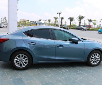 Mazda 3 1.5AT   2015 - Cần bán xe Mazda 3 1.5AT Sedan 2015, màu xanh lam, giá chỉ 594 triệu