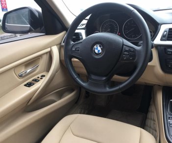 BMW 3 Series 320i 2012 - Bán xe BMW 3 series 320i năm sản xuất 2012, xe chạy 6 vạn km cực đẹp