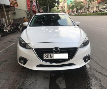 Mazda 323 2016 - Cần bán xe Mazda 323 năm sản xuất 2016, màu trắng