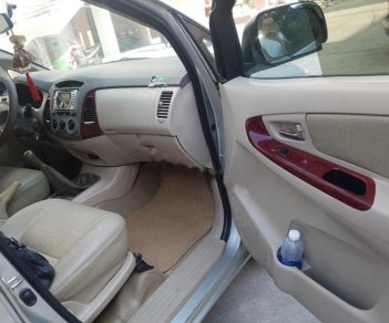 Toyota Innova G 2006 - Bán xe Toyota Innova G sản xuất năm 2006, màu bạc  