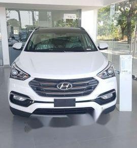 Hyundai Santa Fe 2018 - Bán Hyundai Santa Fe năm sản xuất 2018, màu trắng