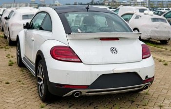 Volkswagen Beetle 2017 - Bán ô tô Volkswagen Beetle 2018, màu trắng, xe nhập