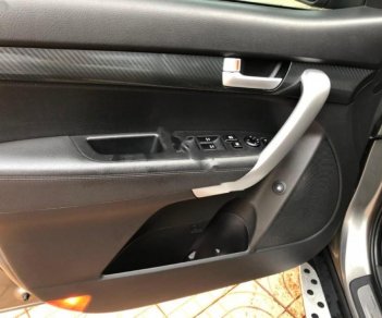 Kia Sorento GAT 2.4L 4WD 2012 - Salon bán Kia Sorento GAT 2.4L 4WD đời 2012, màu xám 