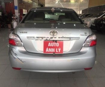 Toyota Vios 2010 - Cần bán xe Toyota Vios sản xuất năm 2010, màu bạc số sàn, giá chỉ 355 triệu