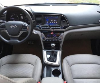 Hyundai Elantra 2017 - Cần bán lại xe Hyundai Elantra năm sản xuất 2017, màu đỏ chính chủ giá cạnh tranh