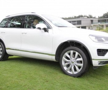 Volkswagen Touareg 3.6 AT 2016 - Bán Volkswagen Touareg 3.6 AT sản xuất 2016, màu trắng, xe nhập