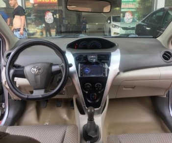 Toyota Vios 2010 - Cần bán xe Toyota Vios sản xuất năm 2010, màu bạc số sàn, giá chỉ 355 triệu