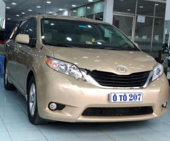 Toyota Sienna LE 3.5 2010 - Bán Toyota Sienna LE 3.5 2010, màu vàng, xe nhập