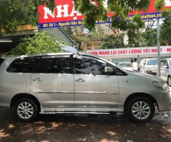 Toyota Innova 2015 - Cần bán lại xe Toyota Innova năm 2015, màu bạc, giá tốt