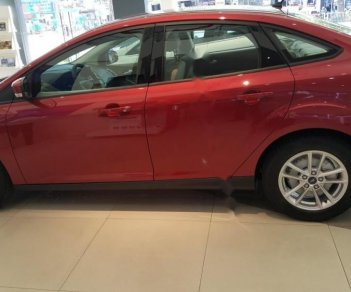 Ford Focus Trend 1.5L 2018 - Bán ô tô Ford Focus sản xuất 2018, màu đỏ, giá chỉ 605 triệu