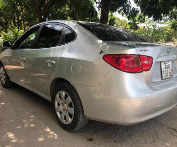 Hyundai Elantra 1.6 MT 2009 - Cần bán lại xe Hyundai Elantra 1.6 MT năm 2009, màu bạc giá cạnh tranh