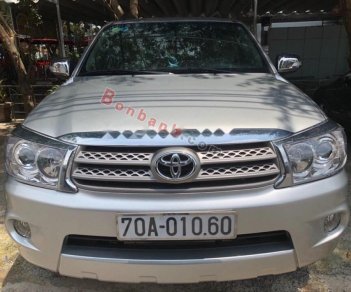 Toyota Fortuner 2011 - Bán xe Toyota Fortuner năm sản xuất 2011, màu bạc