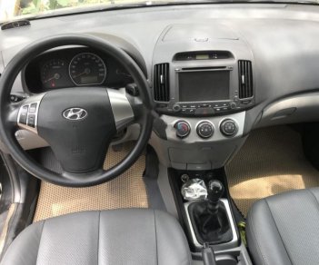 Hyundai Avante 1.6 MT 2013 - Cần bán gấp Hyundai Avante 1.6 MT năm 2013, màu đen  