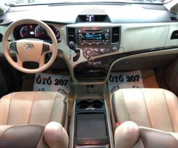 Toyota Sienna LE 3.5 2010 - Bán Toyota Sienna LE 3.5 2010, màu vàng, xe nhập