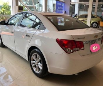 Chevrolet Cruze LT 1.6 MT 2015 - Bán Chevrolet Cruze LT 1.6 MT 2015, màu trắng  