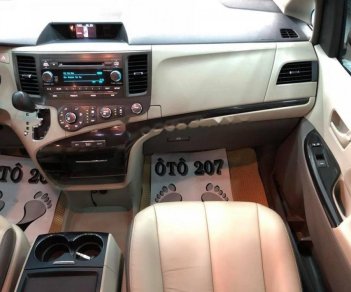 Toyota Sienna LE 3.5 2010 - Bán Toyota Sienna LE 3.5 2010, màu vàng, xe nhập