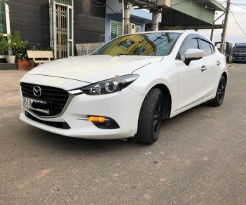 Mazda 3 1.5L Facelift 2017 - Bán ô tô Mazda 3 1.5L Facelift 2017, màu trắng, giá 658tr