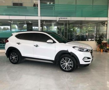 Hyundai Tucson 2.0 ATH 2016 - Bán Hyundai Tucson 2.0 ATH năm sản xuất 2016, màu trắng, nhập khẩu, 888 triệu