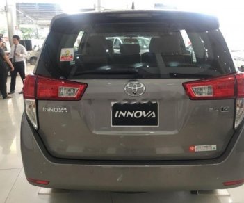 Toyota Innova 2.0G 2018 - Bán Toyota Innova 2.0G đời 2018, màu xám