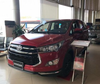 Toyota Innova 2.0 Venturer 2018 - Cần bán Toyota Innova 2.0 Venturer năm 2018, màu đỏ