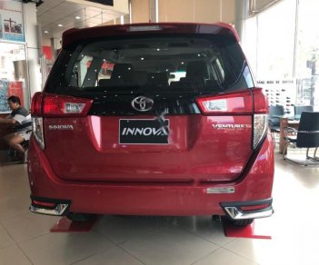 Toyota Innova 2.0 Venturer 2018 - Cần bán Toyota Innova 2.0 Venturer năm 2018, màu đỏ