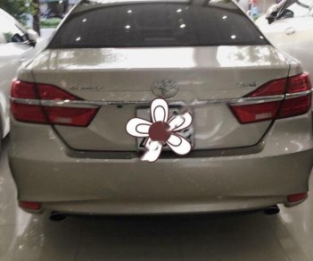 Toyota Camry 2.5Q 2015 - Bán Toyota Camry 2.5Q sản xuất năm 2015, màu vàng