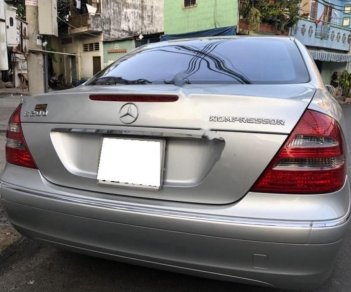 Mercedes-Benz E class E200 2004 - Bán Mercedes E200 năm sản xuất 2004, màu bạc 