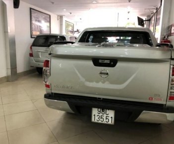 Nissan Navara EL 2.5 AT 2WD 2017 - Bán Nissan Navara EL 2.5 AT 2WD năm 2017, màu bạc, xe nhập  