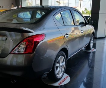 Nissan Sunny XV Premium S  2018 - Bán Nissan Sunny XV Premium S 2018, màu nâu, giao ngay giá KM của đại lý xin liên hệ