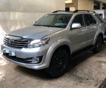 Toyota Fortuner 2015 - Bán xe Toyota Fortuner đời 2015, màu bạc  