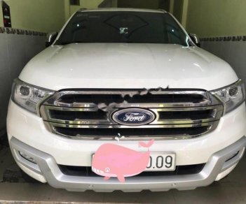 Ford Everest Titanium 2.2L 4x2 AT 2017 - Bán Ford Everest Titanium 2.2L 4x2 AT đời 2017, màu trắng, nhập khẩu