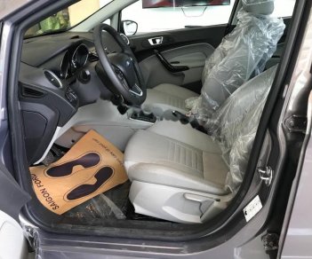 Ford Fiesta Titanium 2018 - Bán Ford Fiesta Titanium đời 2018, màu nâu